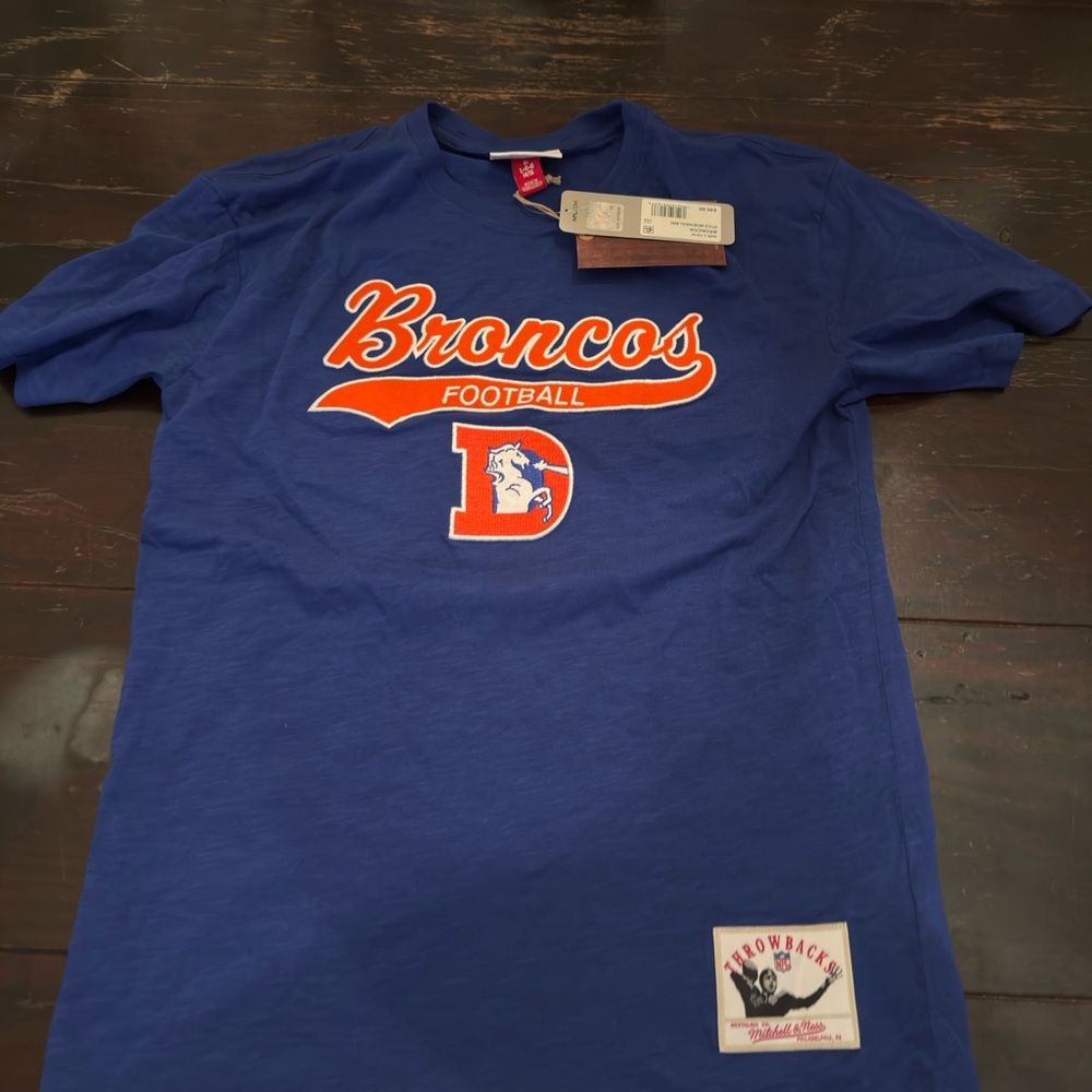 Mitchell & Ness Denver Broncos Boys Blue Throwback Football T-Shirt L 14/16 NWT